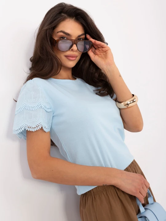 pol_pl_Jasnoniebieska-bluzka-boho-z-ozdobna-koronka-419193_1.jpg